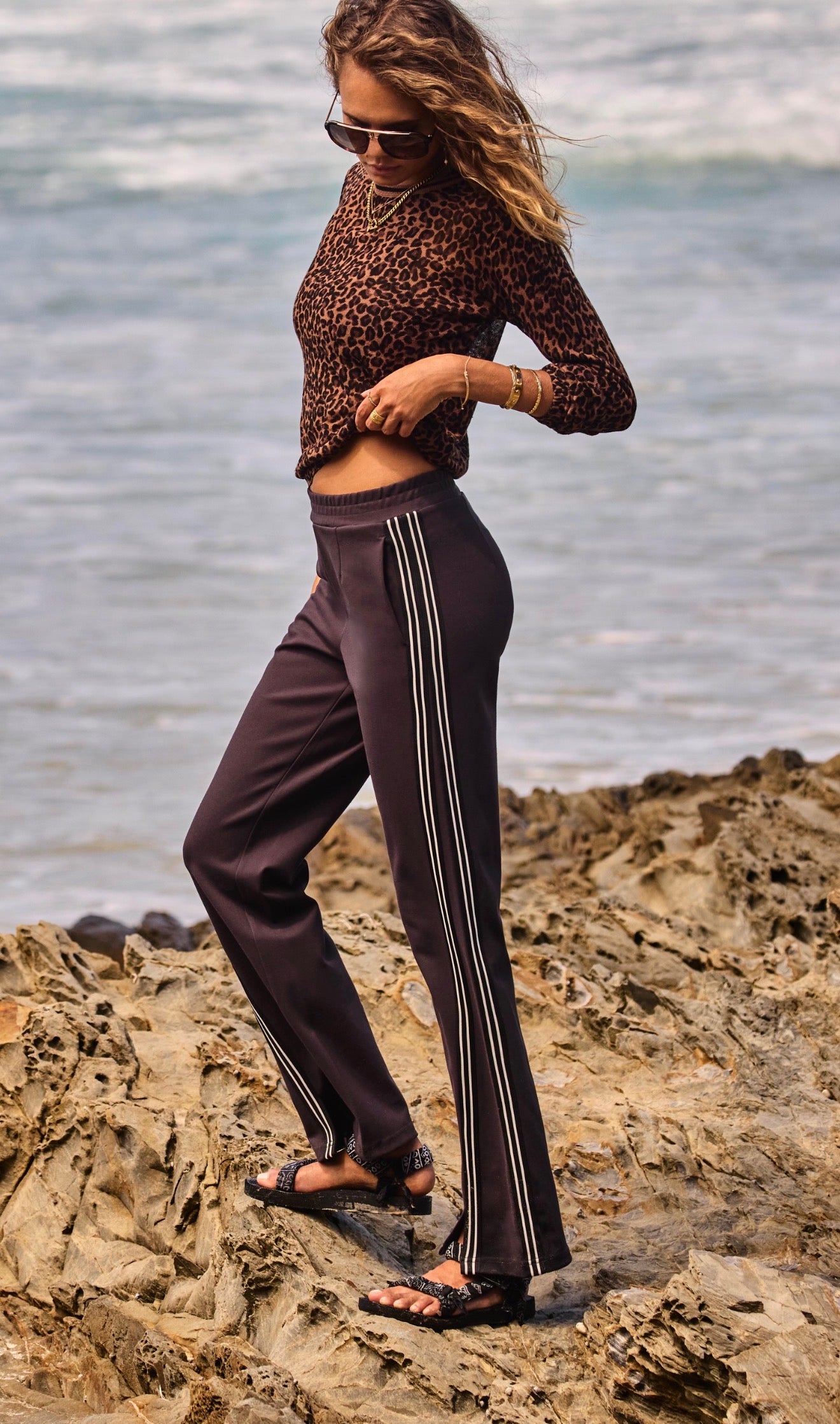 PLUM FLARE PANTS