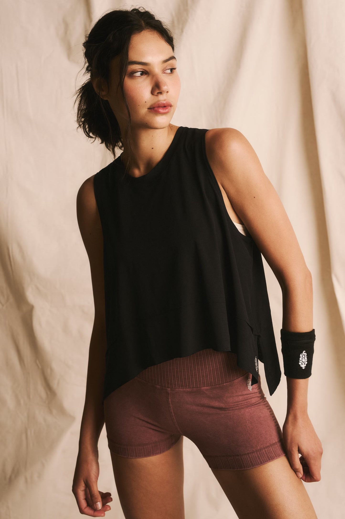 TEMPO TANK BLACK
